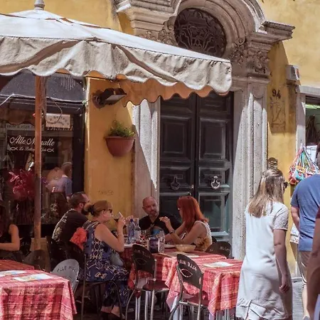 Iflat Trevi's Stylish Paradise Roma