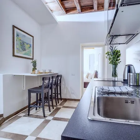 Iflat Trevi's Stylish Paradise Apartment