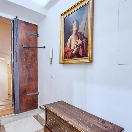 Iflat Trevi's Stylish Paradise